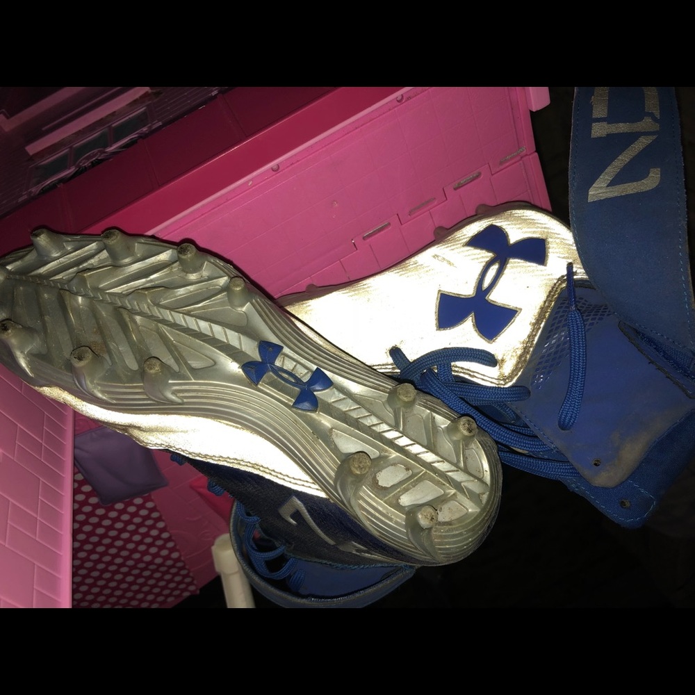 Under armour boys football cleats